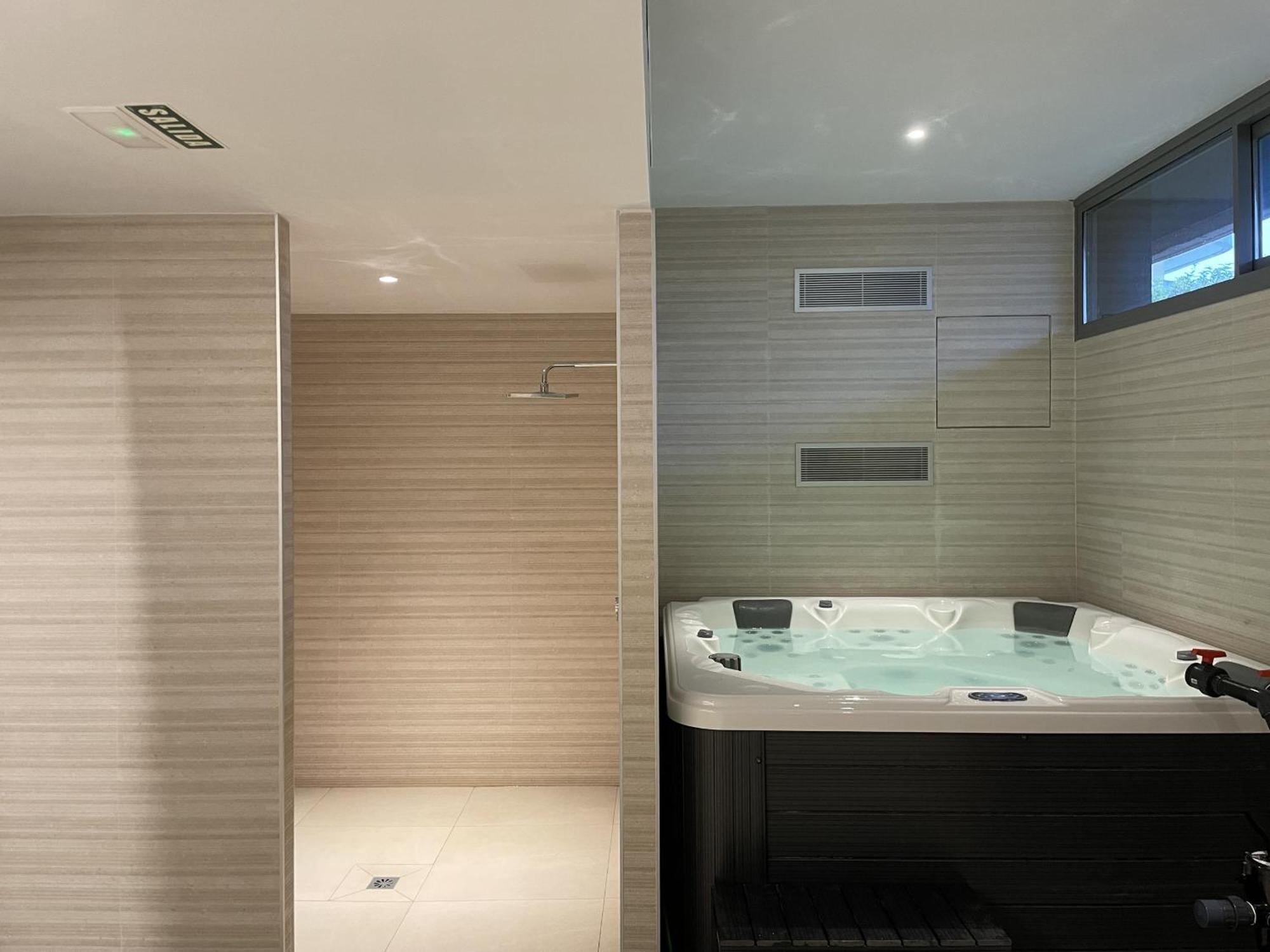 Vivi Homes - Elies House Pool, Gym, Spa & Sea View El Faro Exteriér fotografie